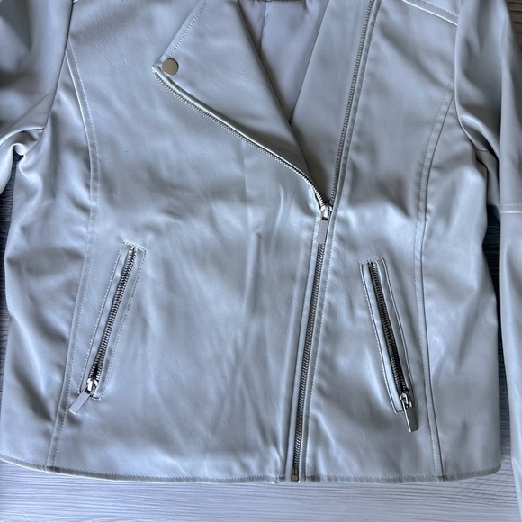 BAGATELLE rivet moto jacket faux leather size M EUC - Picture 8 of 16